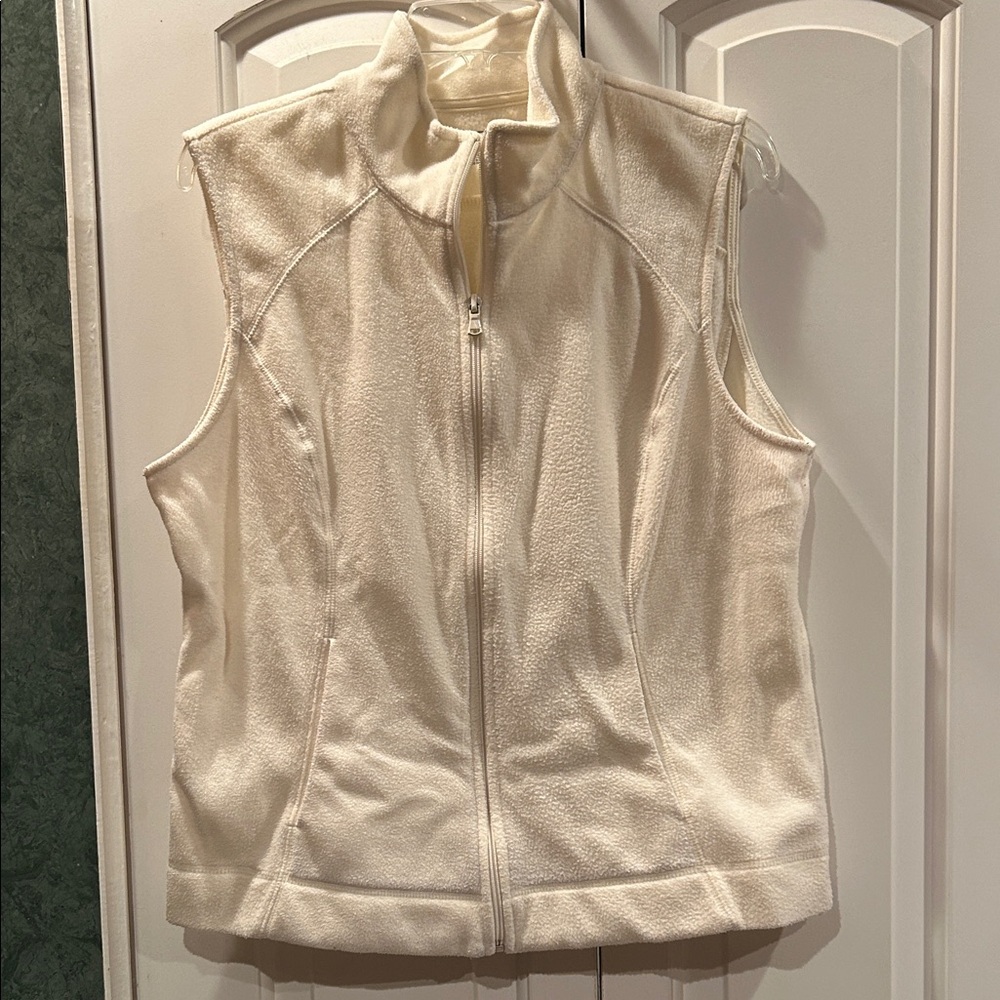 Cream Sleeveless Zip-Up Vest